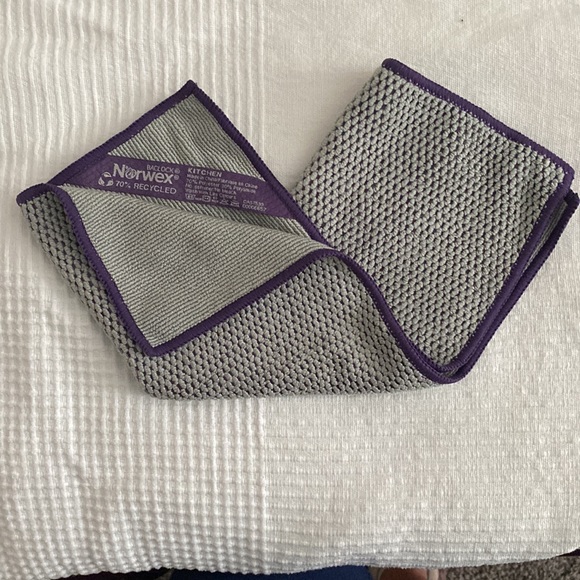 COPY - Graphite w/Purple Trim Diamond Textured Kitchen Cloth by Norwex w/BacLoc… - Picture 1 of 13